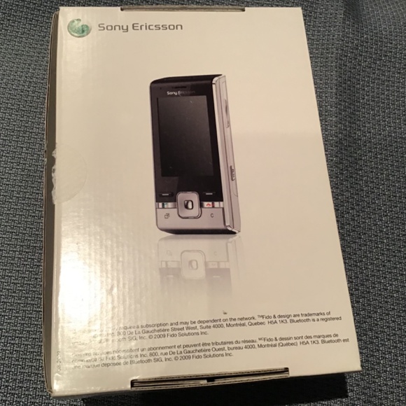 Sony Ericsson T715a - Picture 3 of 5